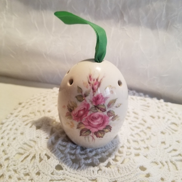 Vintage Pomander Ball Floral with Lavender - Picture 2 of 11
